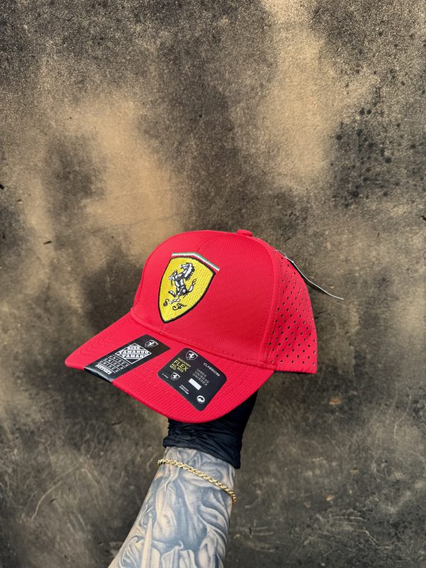 IMG_3335 Gorra Ferrari Rosso Corsa: Precision Series