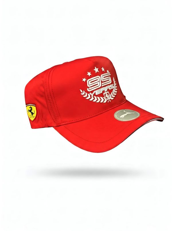 Gorra Ferrari Motorsports: Legado 95 Aniversario
