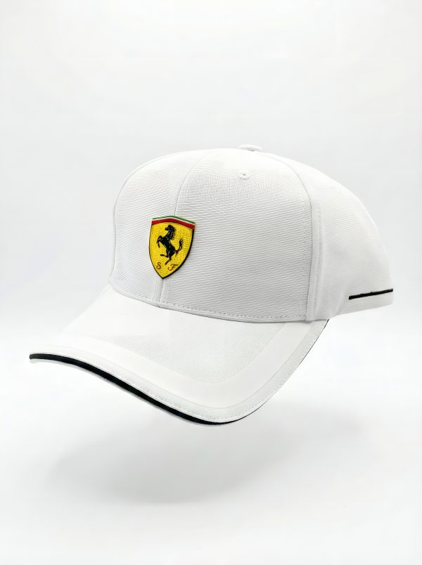 Gorra Ferrari Racing White: Pure Speed